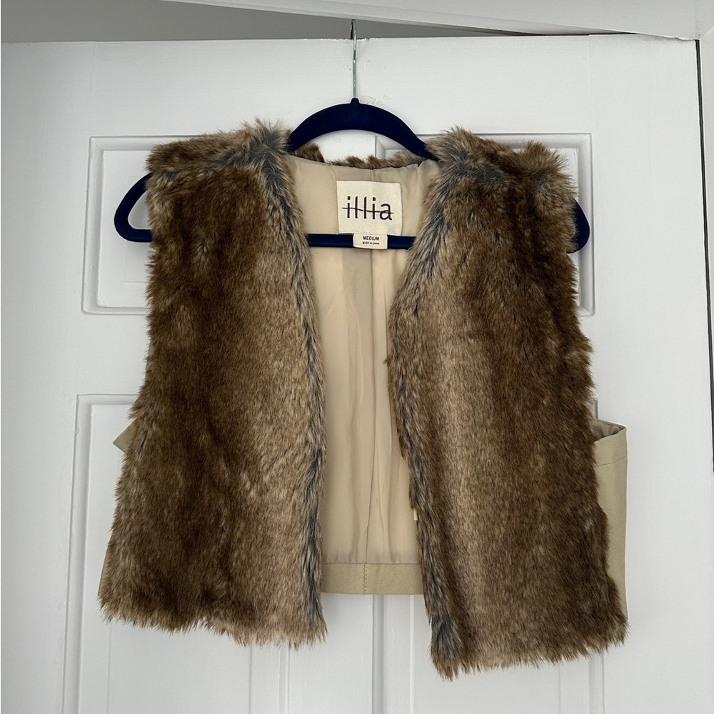 Illia Faux Fur Fall Boho Western Vest in Size Medium